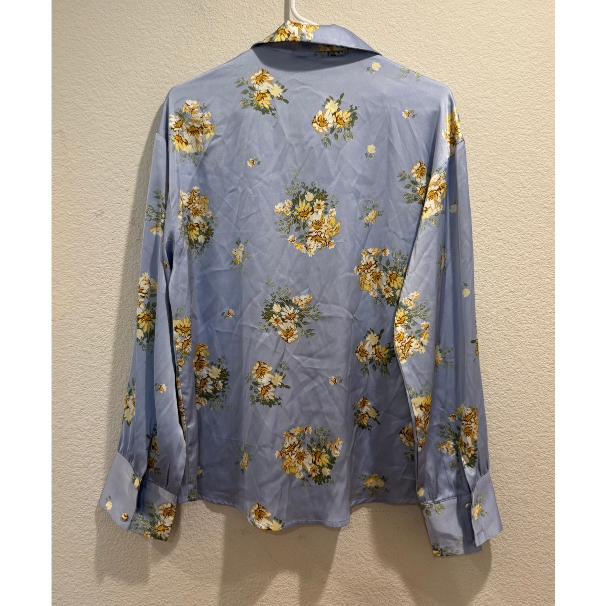 Isalis Nwt Powder Blue Kiran Floral Collared Long Sleeve Shirt Size M — image 3 of 7